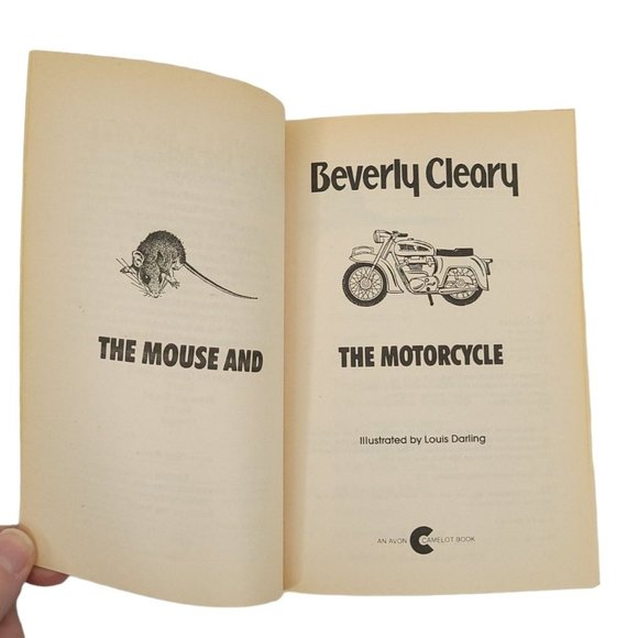 Beverly Cleary The Mouse And The Motorcycle Ramona Quimby Socks Paperback Lot - Picture 5 of 10